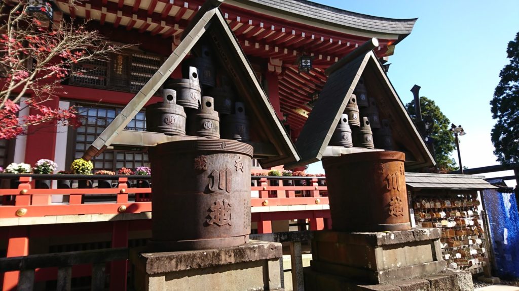 めずらしい桶のある神社