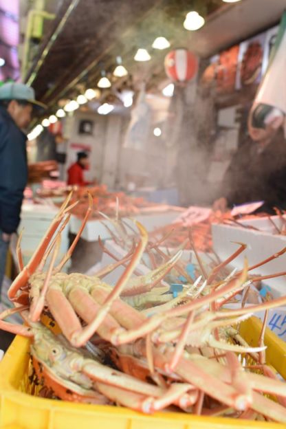 近江市場にはたくさんの蟹が並んでいました