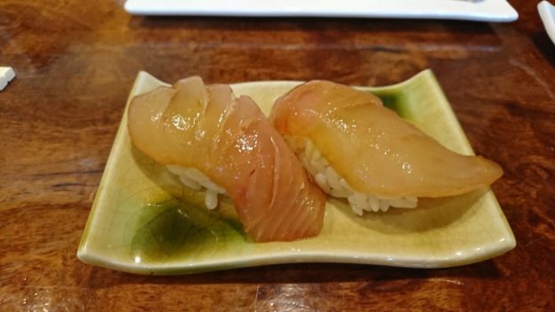 上品なピリ辛さのある漬けのおすしです